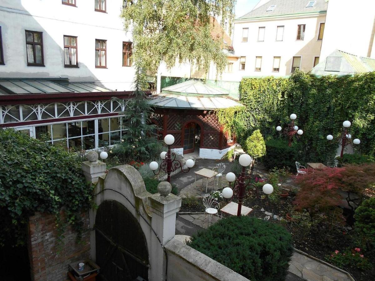 Hotel Viktoria Вена Экстерьер фото