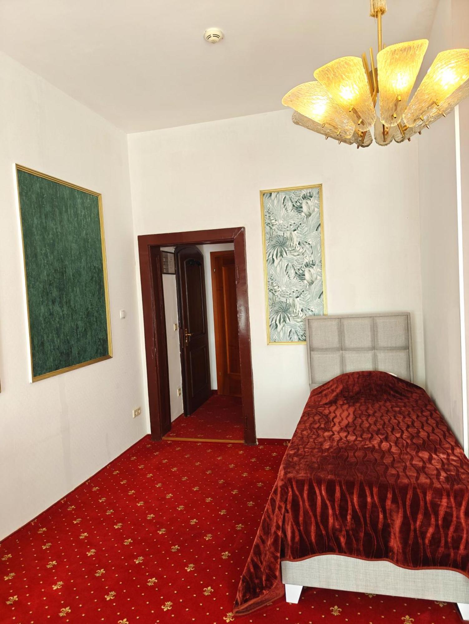 Hotel Viktoria Вена Экстерьер фото