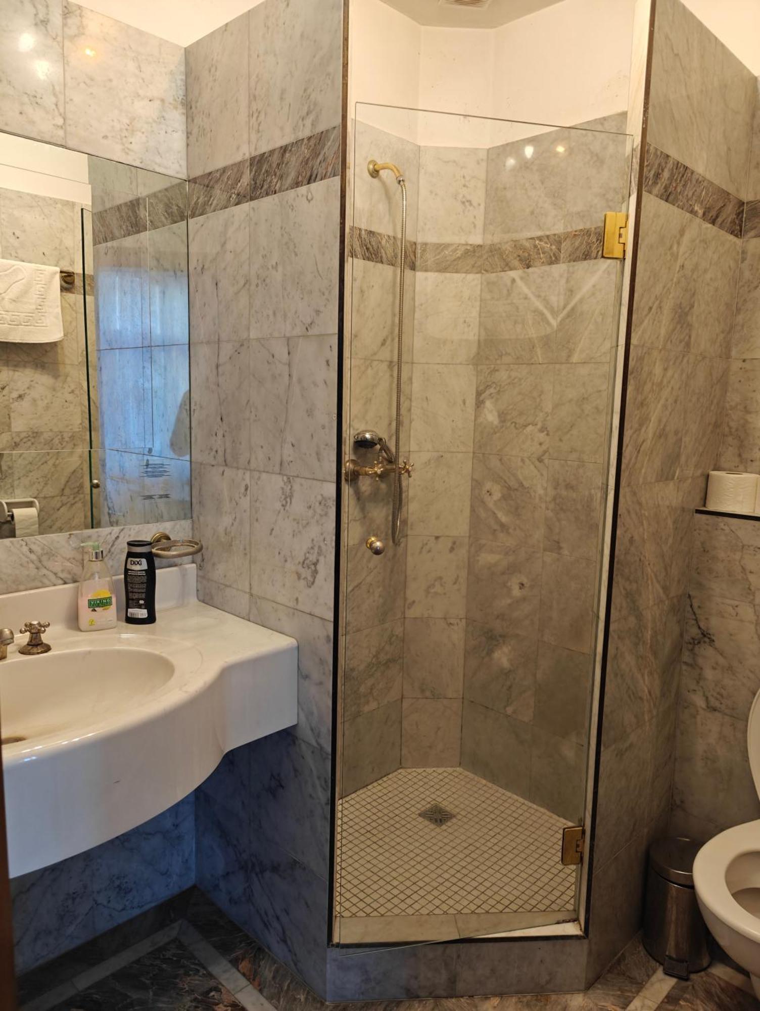 Hotel Viktoria Вена Экстерьер фото