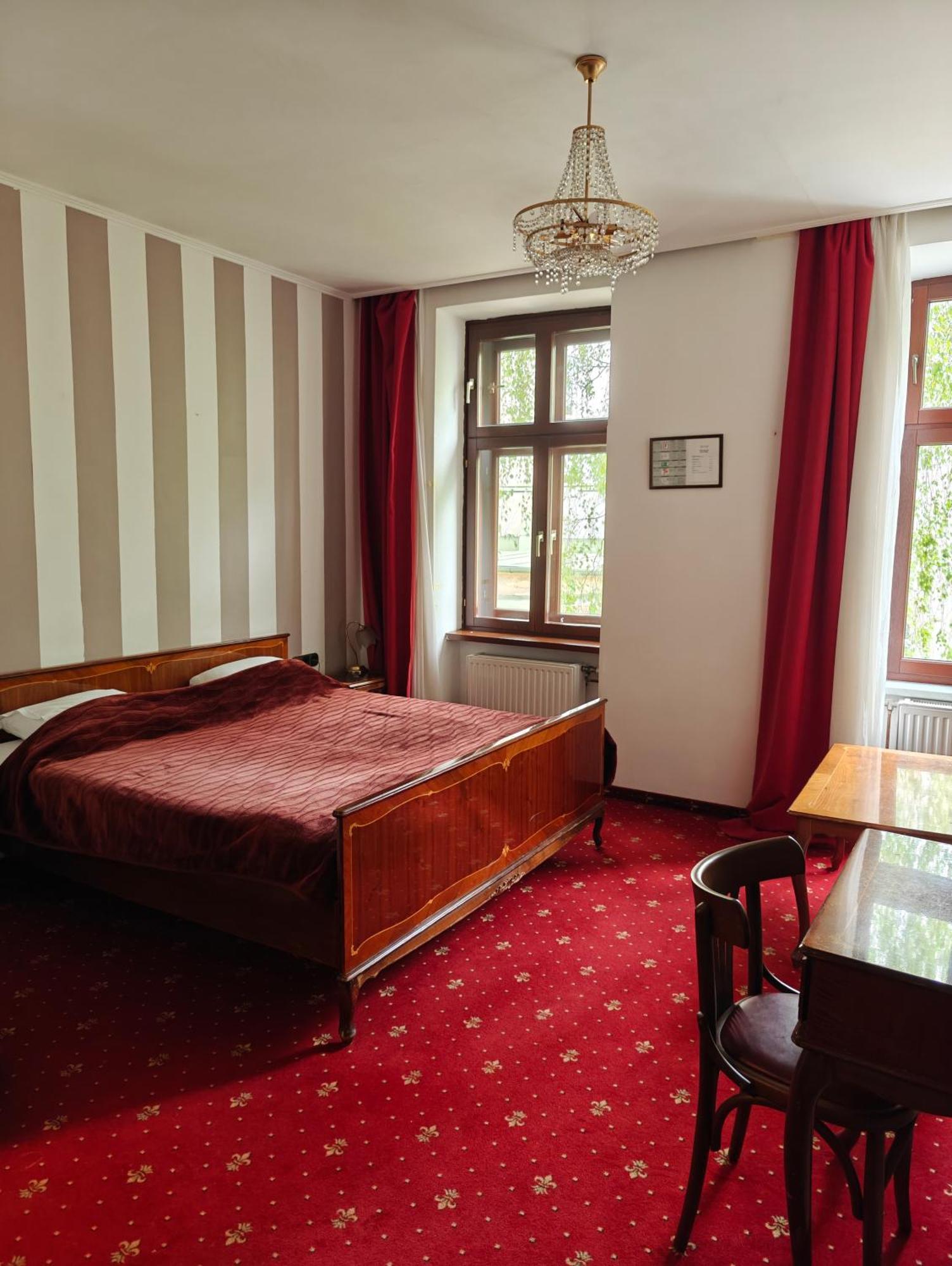 Hotel Viktoria Вена Экстерьер фото