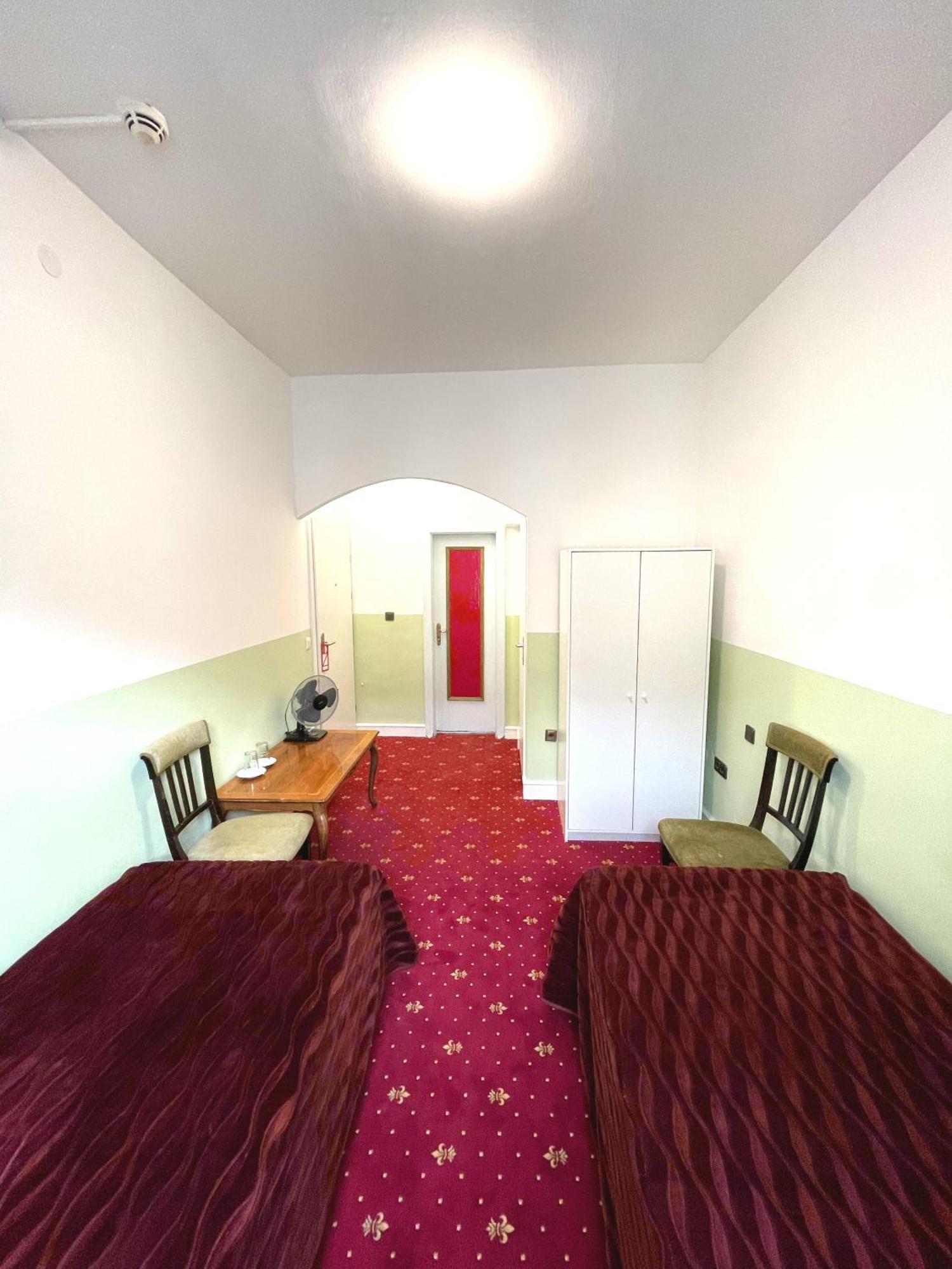 Hotel Viktoria Вена Номер фото