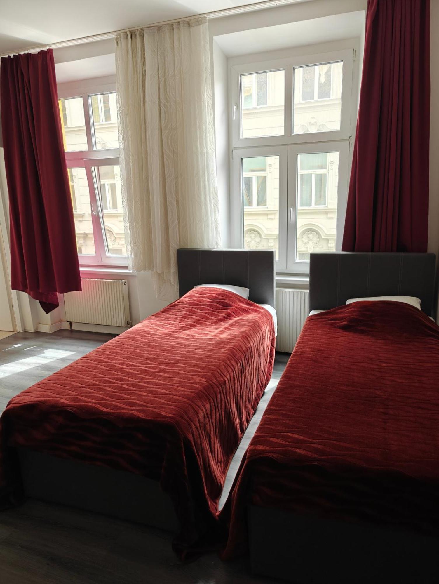 Hotel Viktoria Вена Экстерьер фото